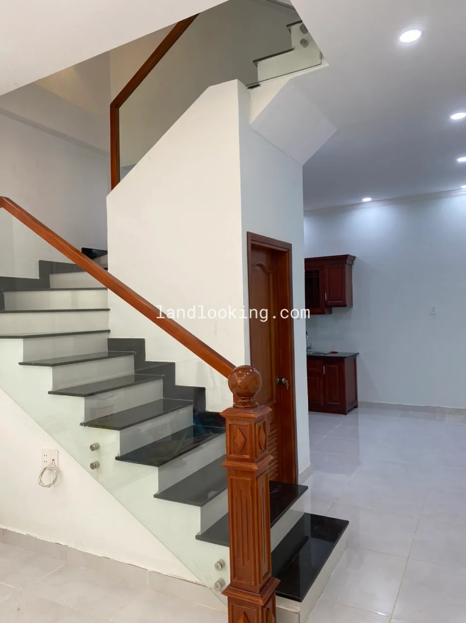 24/31 - Lam Sơn, Phường 02, Quận Tân Bình - ảnh 3